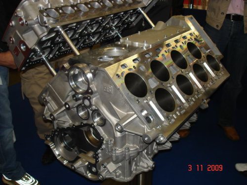 Buggatti veyron engineblock.jpg