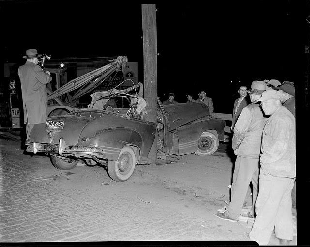 Old Photos of Car Accidents in The 1940's (43).jpg